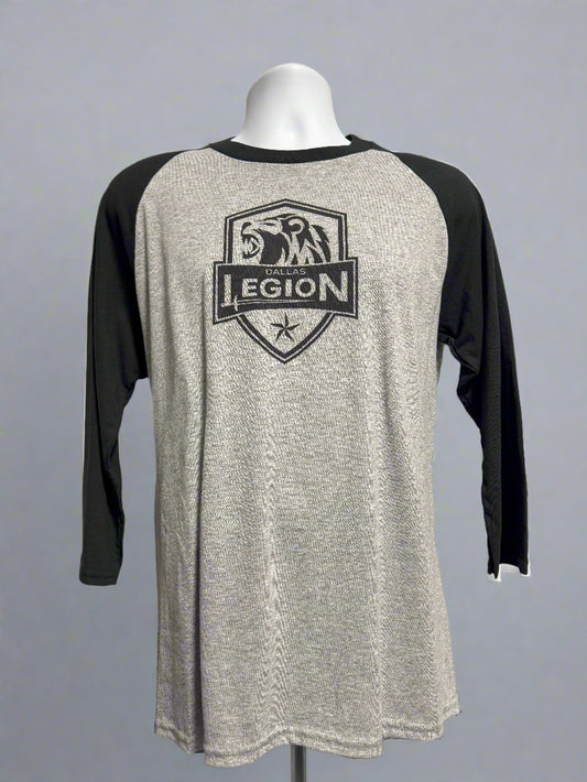 3/4 sleeve raglan shirt